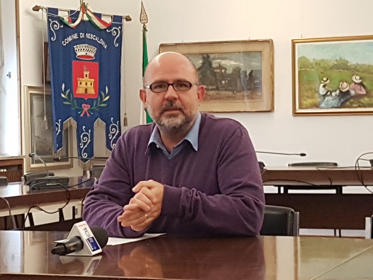 Il paese si tinge di rosso: “Stop al femminicidio”