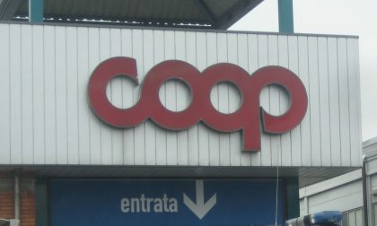 Raccolta firme per dire no alla chiusura della Coop