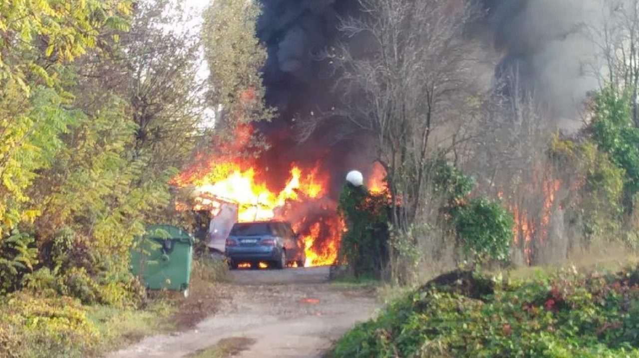 Campo rom a fuoco a Corbetta: arrestata una donna