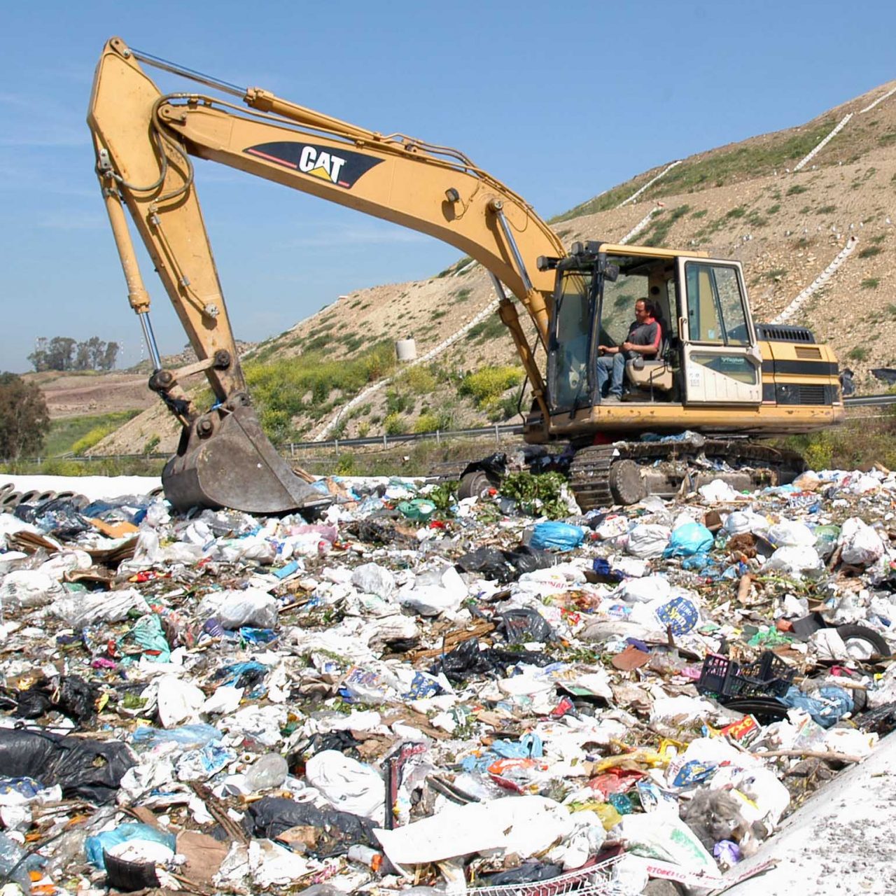 Approvata mozione contro le discariche nei parchi locali