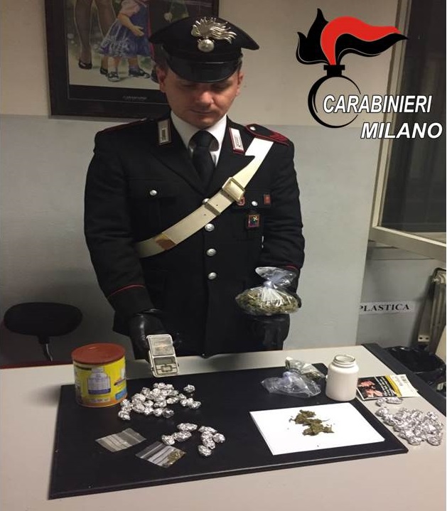Spacciavano droga in viale Resegone