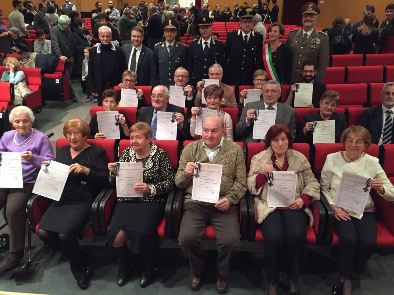 Onorificenze ai combattenti e reduci