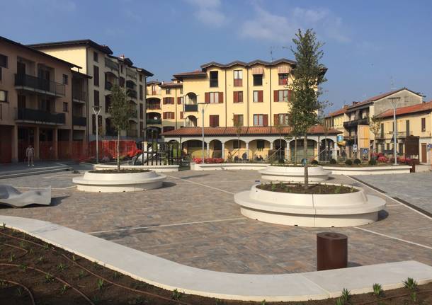Favole della buonanotte, letture in piazza a Venegono