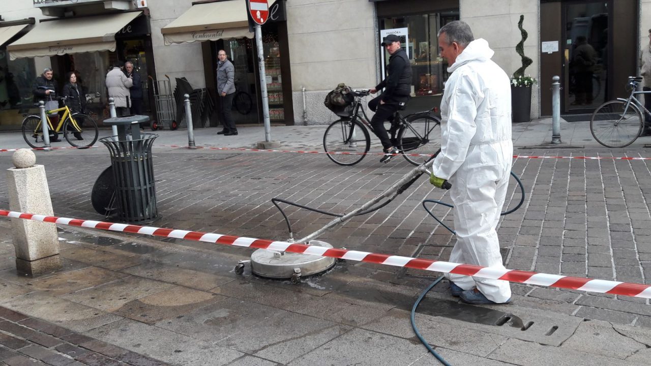 Nuovo macchinario per pulire il centro storico