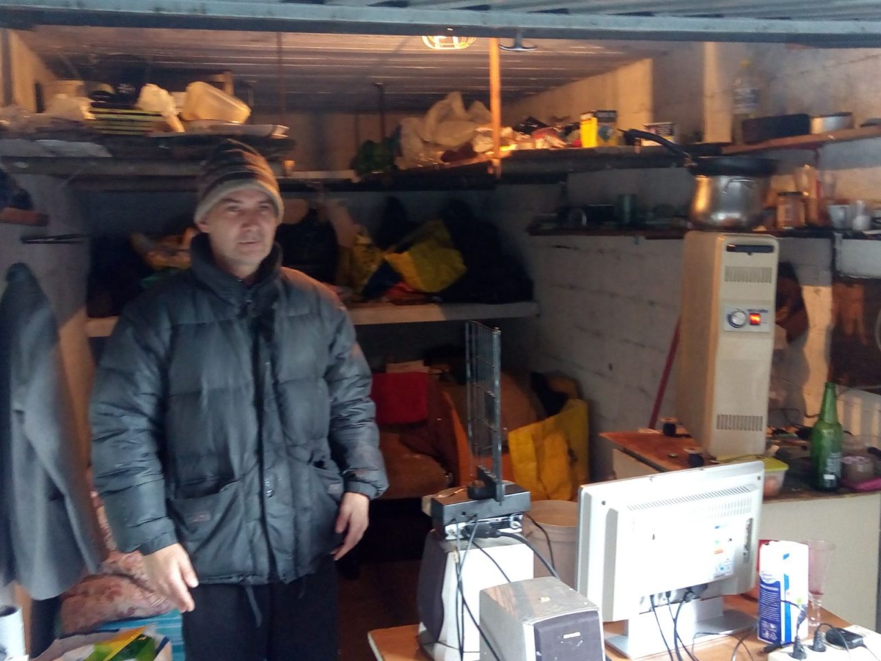 Vive in un garage, la triste storia del bollatese Furio Borghi