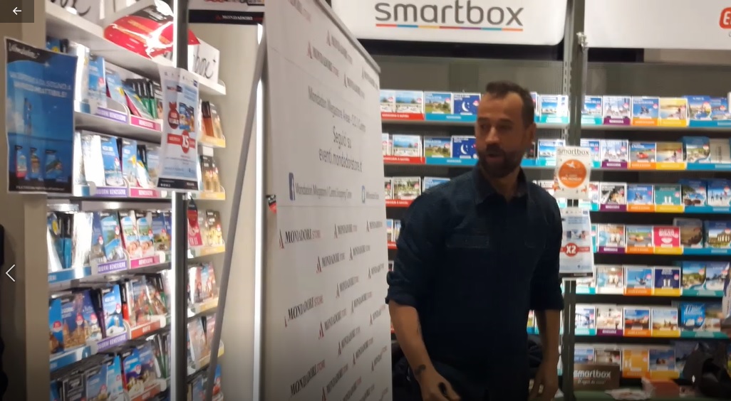 Fabio Volo firma autografi in libreria IL VIDEO