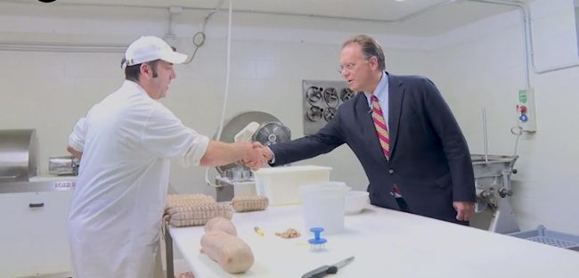 Haters su Facebook: quello di Cecchi Paone è un salumiere brianzolo