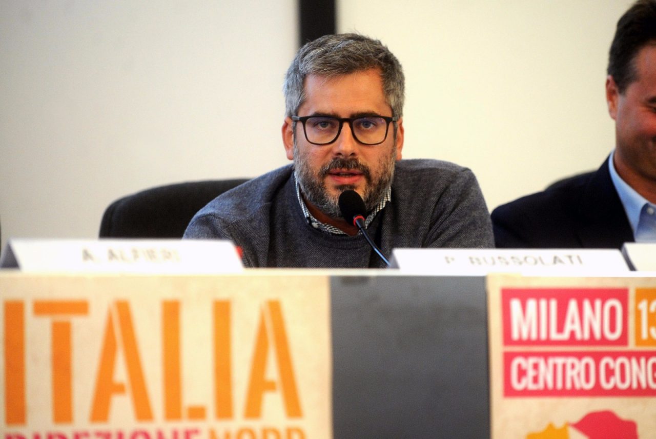 Bussolati: “Razzista aumentare le tasse a chi ospita migranti”