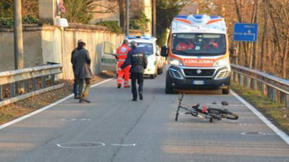 Urta ciclista e scappa e dopo un’ora si costituisce
