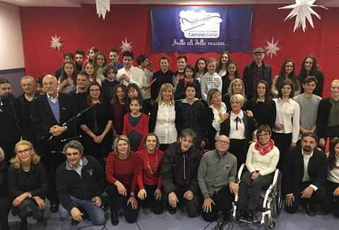 Baby e grandi musicisti con l’Aereoplano
