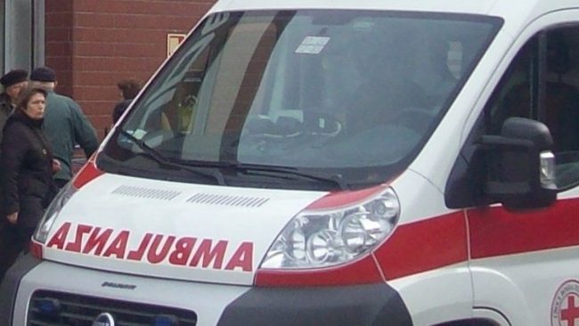 “Voglio giustizia per mia figlia” Madre minaccia di buttarsi
