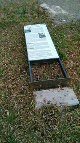 Vandali danneggiano cartelli dello storico mulino