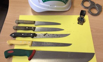 Spaccio nel Castanese: cinque coltelli recuperati dalla Polizia locale