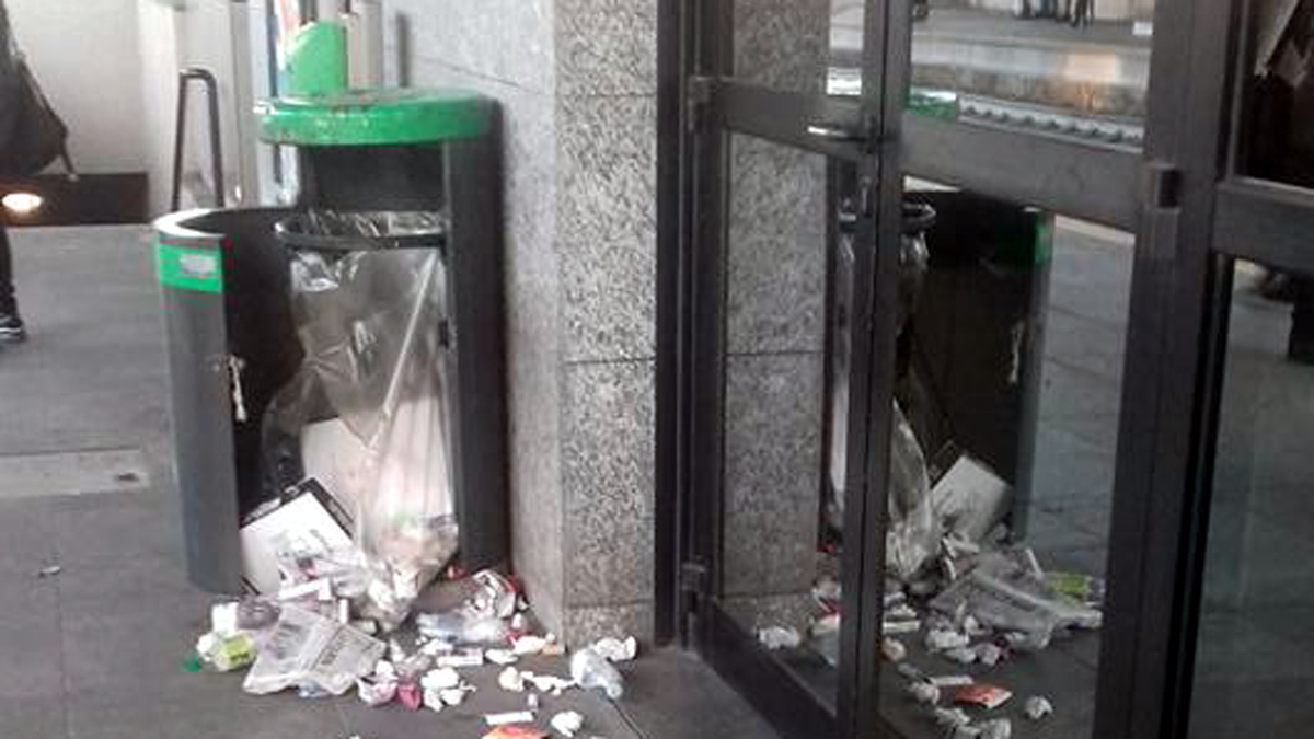 Stazione allo sbando preda dei vandali a Rescaldina