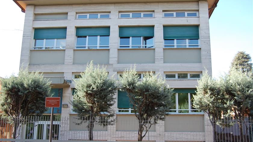 Scuola media, bagno allagato