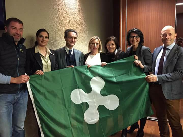Fontana Presidente raccolta firme a Venegono