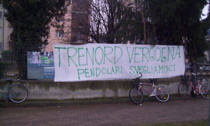 Striscione polemico dopo il disastro di Pioltello