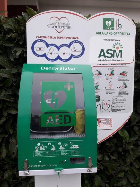 Nuovo defibrillatore in città grazie ad Asm
