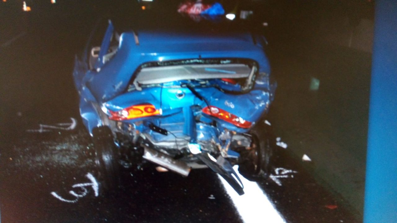 Carro funebre tampona auto: muoiono marito e moglie