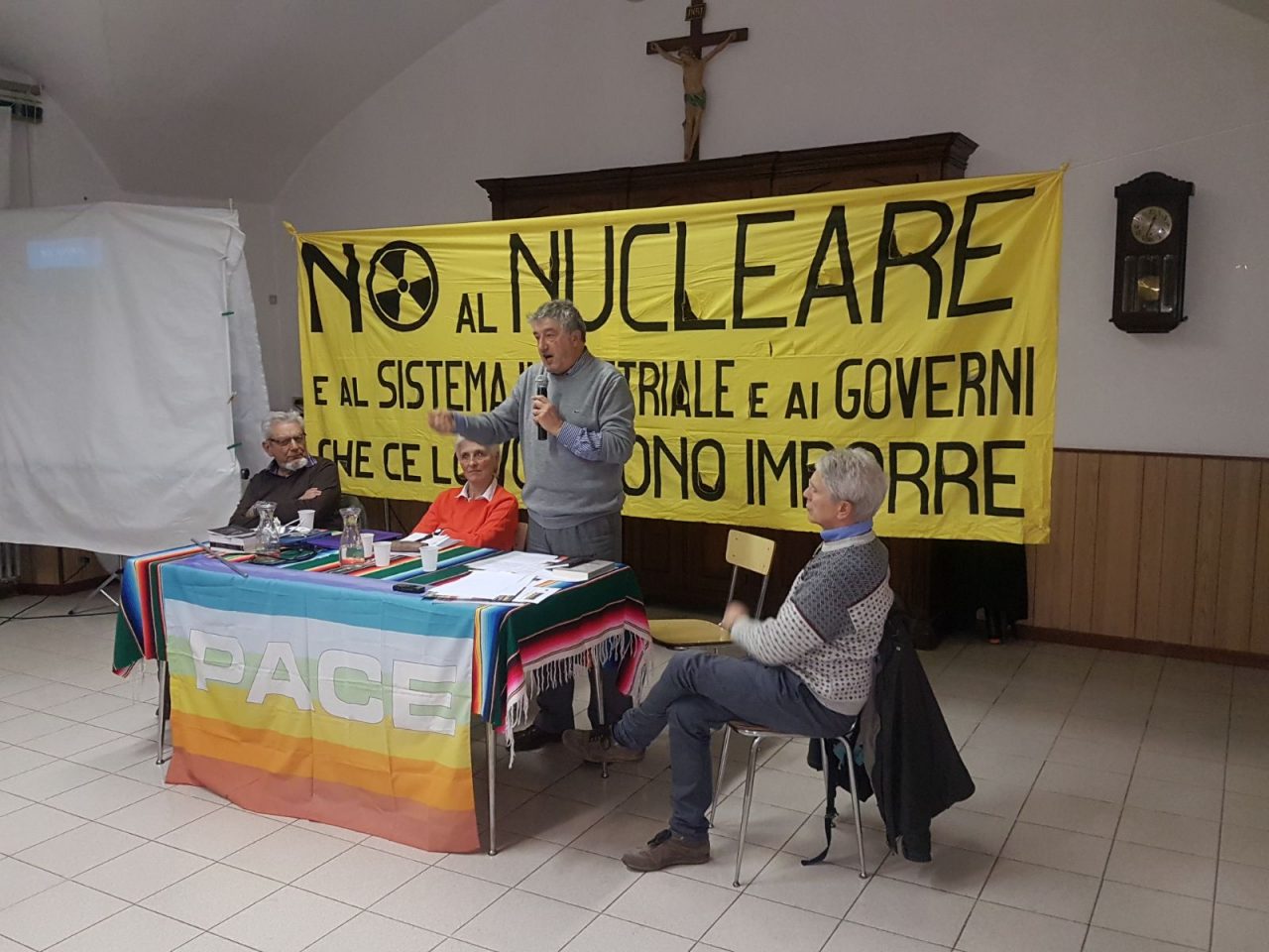 Minaccia nucleare da Venegono a Ghedi per dire No alle bombe