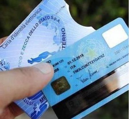 Fornisce false generalità arrestato