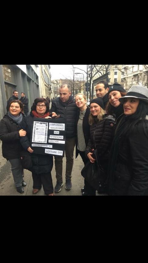 Sit-in docenti: a Milano una delegazione di maestri rhodensi