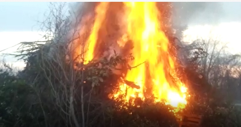 Falò di Sant’Antonio per bambini e anziani a Cassinetta. VIDEO