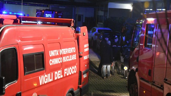 Incidente Milano morti intossicati due operai alla Lamina VIDEO