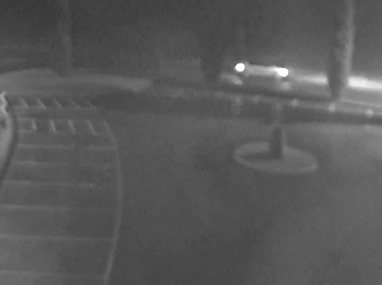 Abbandonano rifiuti: filmati, identificati e denunciati