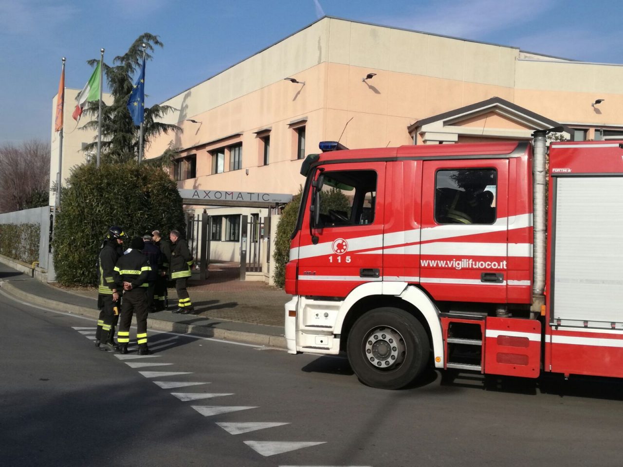 Incendio in un impianto lavorativo a Settimo FOTO