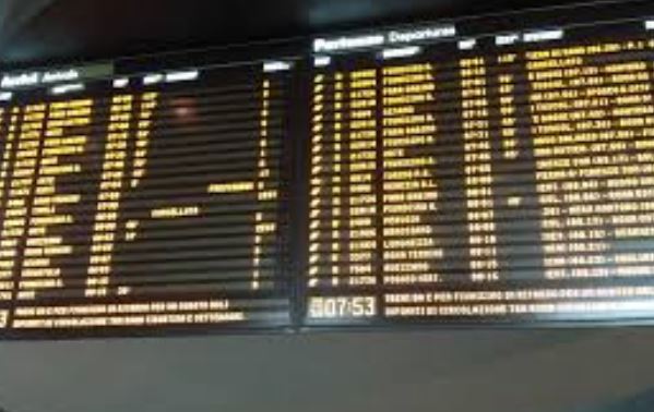 Persona investita tra Greco e Garibaldi treni in ritardo e cancellati