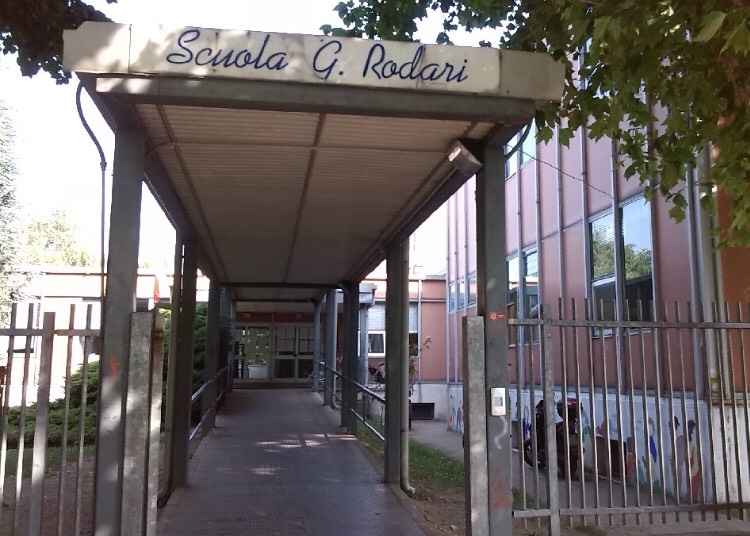 Scuola elementare: acqua e calcinacci piovono dal soffitto