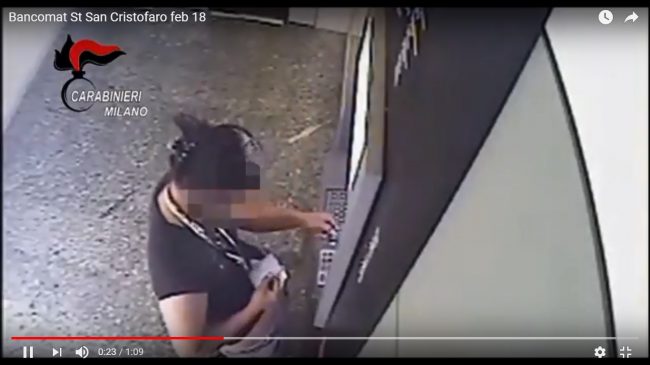 Acquisti con carte rubate, coppia arrestata VIDEO