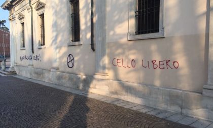 Scritte oltraggiose a Saronno, la condanna di Fratelli d'Italia