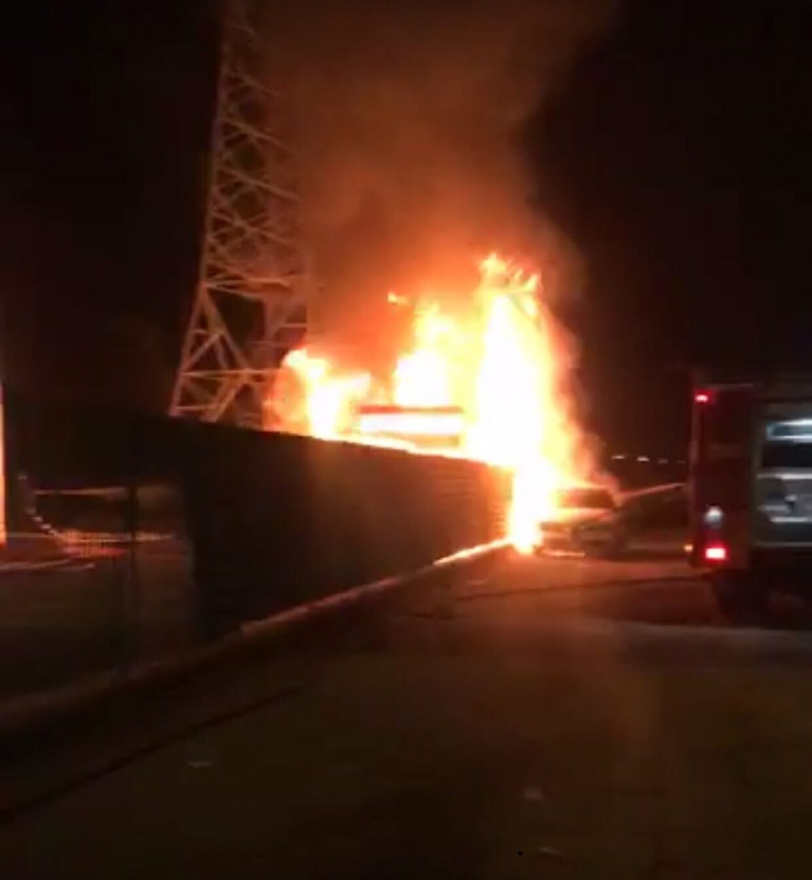 Busto Garolfo, incendio deposito pullman