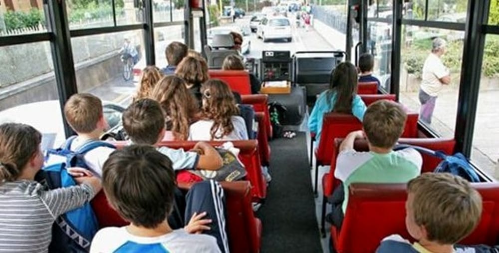 Ragazzina con malattia genetica: la classe salta la gita