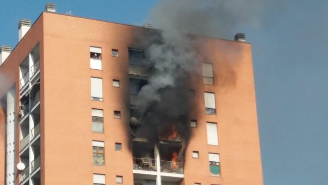 Ragazzino morto a Milano Il palazzo è lo stesso dell’omicidio La Rosa