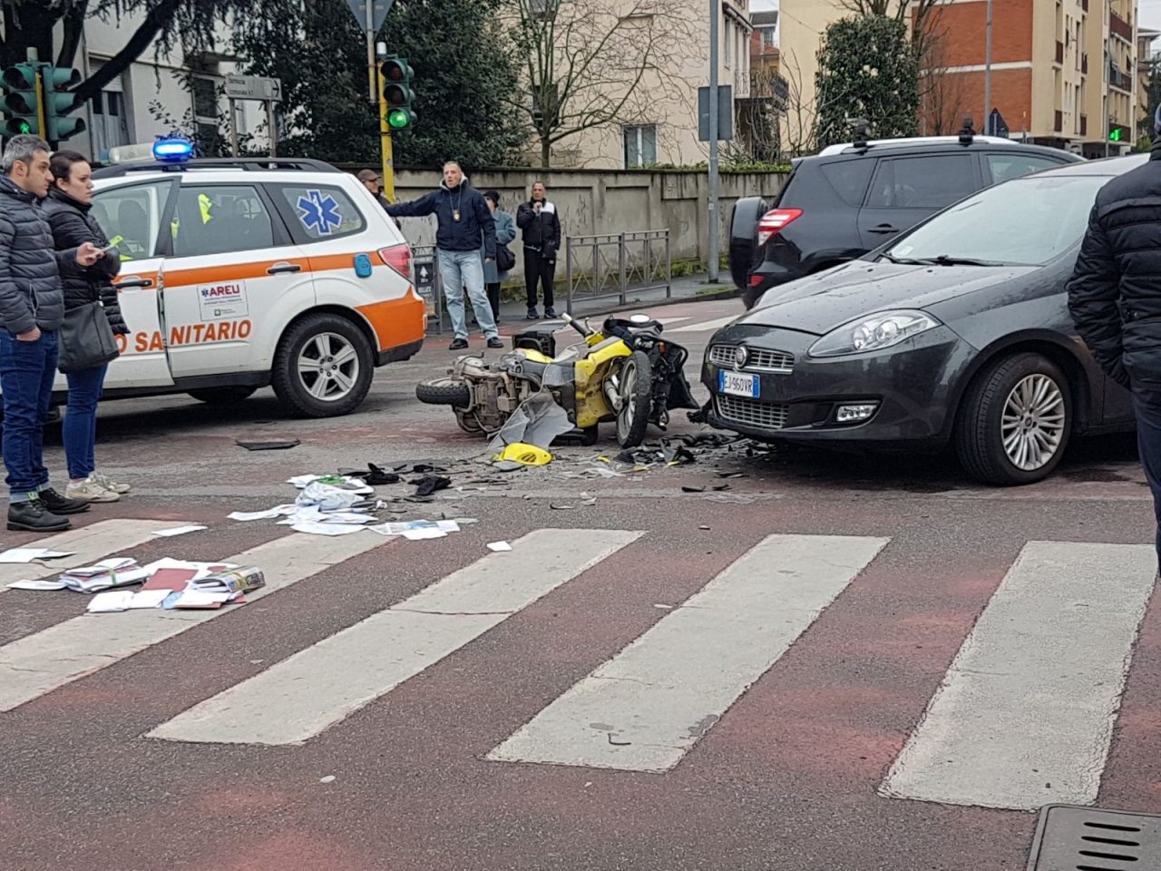 Tragico incidente, muore il postino