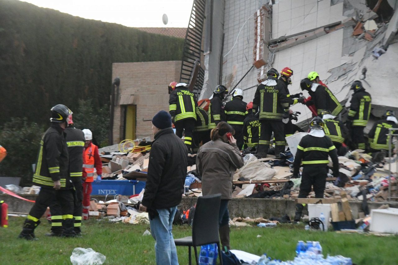 Esplode casa: “Marito e moglie sono gravi” VIDEO