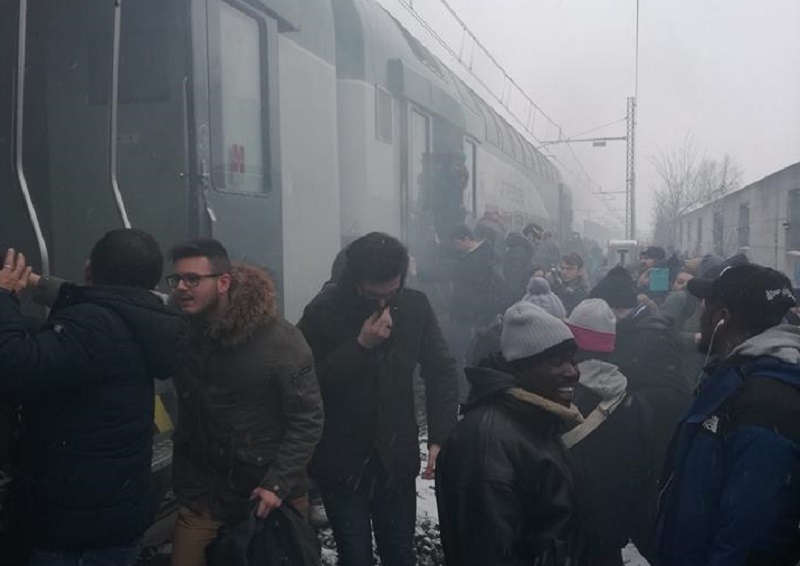 Fumo sul treno Milano-Mortara: ambulanze e carabinieri a Gaggiano