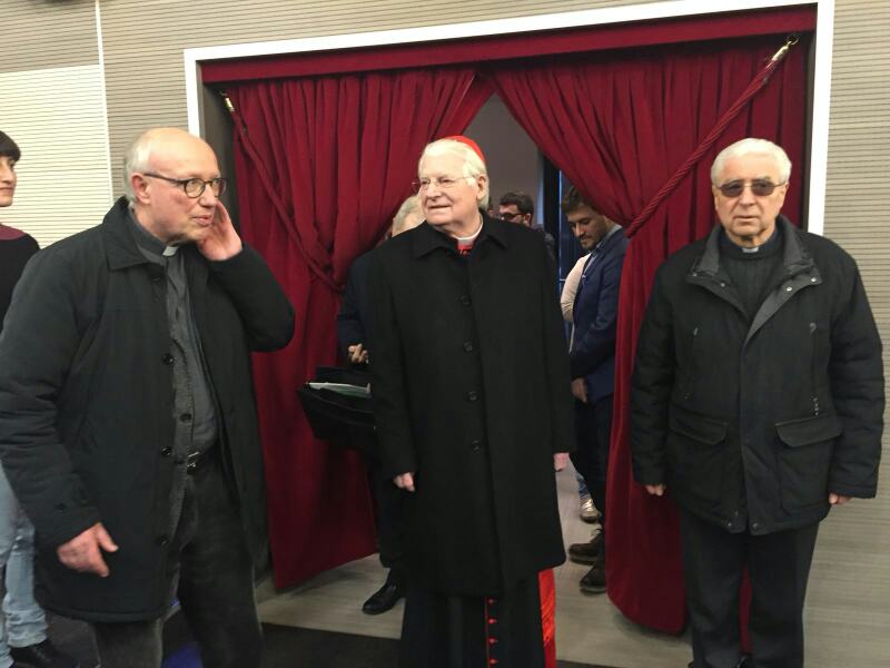 Il  cardinale Scola inaugura il rinnovato cinema Prealpi