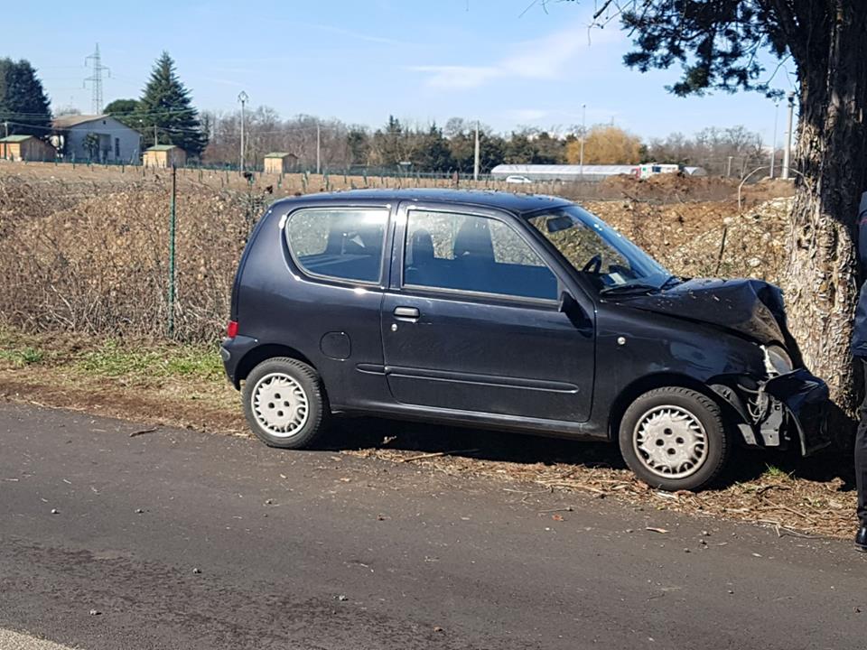 Malore per un 81enne: muore mentre guida la sua auto