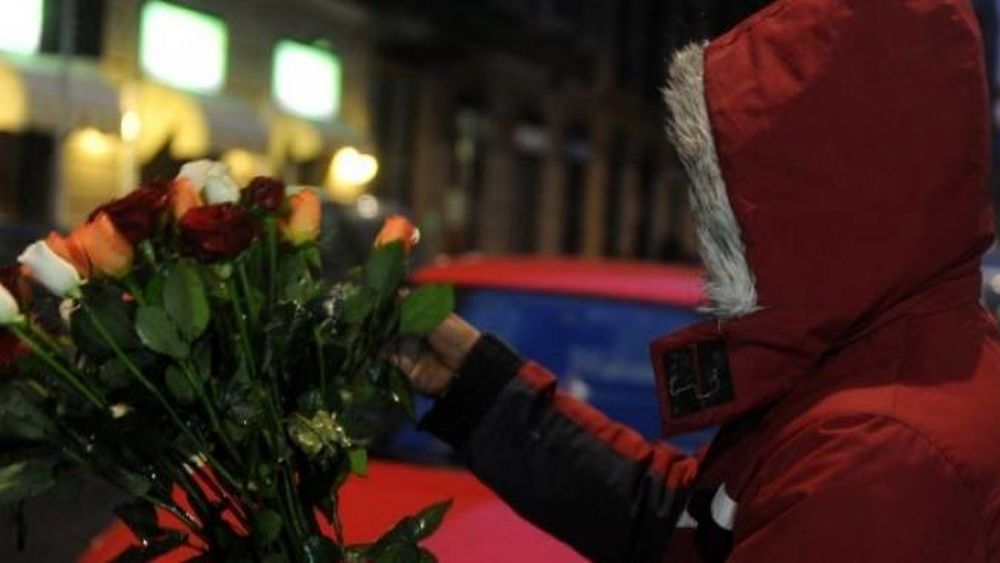 Venditore abusivo di fiori, irregolare denunciato
