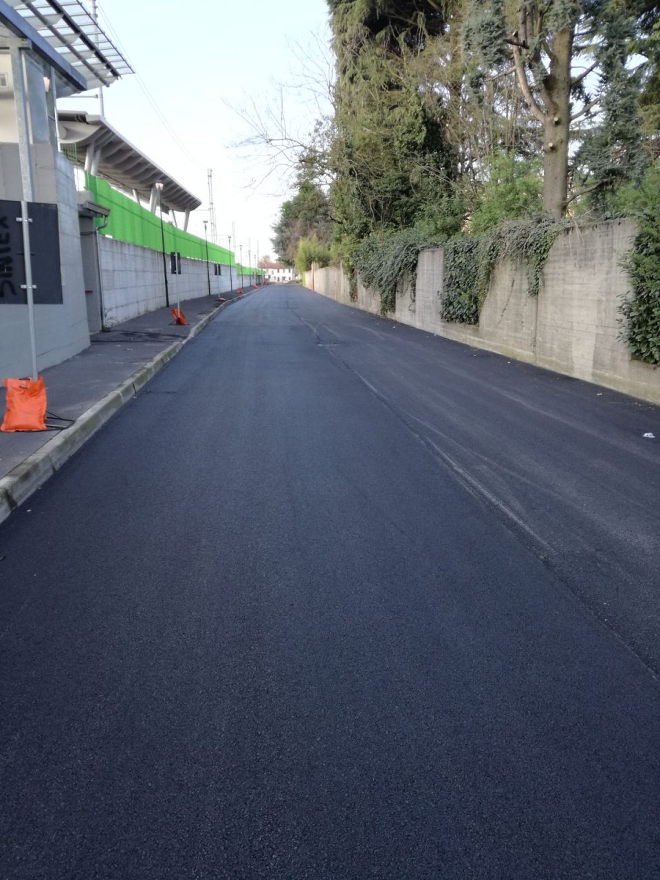 Castano Primo, via Ariosto finiti lavori asfaltatura