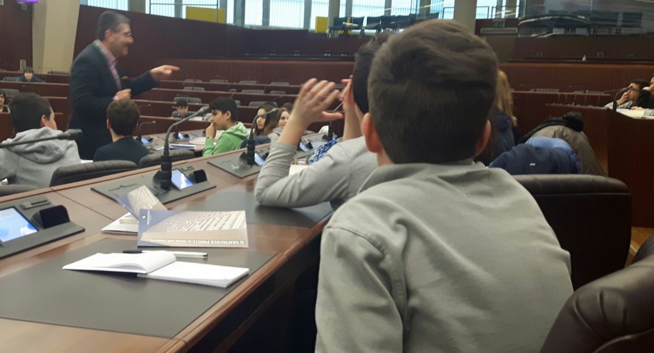 Lezione a Palazzo Pirelli per la scuola media “Tosi”