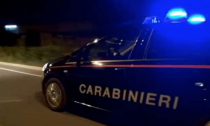 Tenta la fuga e si oppone ai Carabinieri: denunciato un pusher