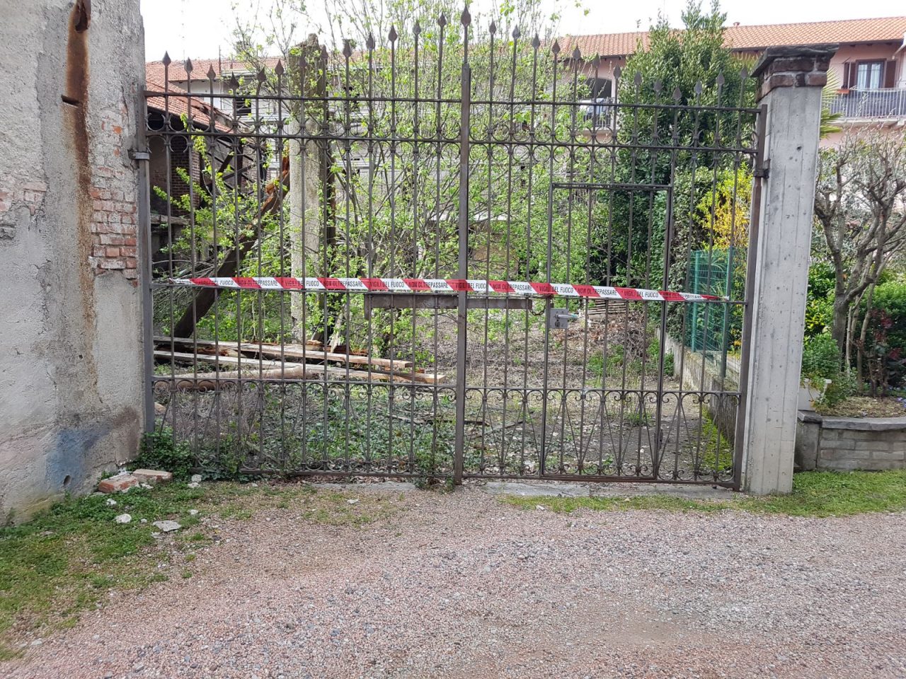 Crolla una parte della Cascina