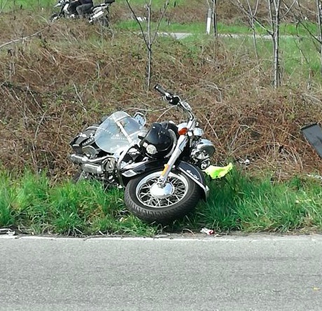 Incidente sulla Provinciale 109 a Pogliano: gravi le condizioni del motociclista