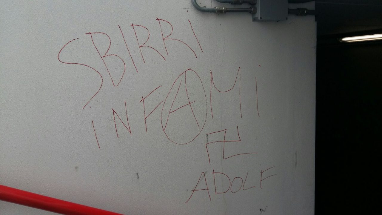 Scritte inneggianti al Nazismo nella stazione di Gerenzano-Turate