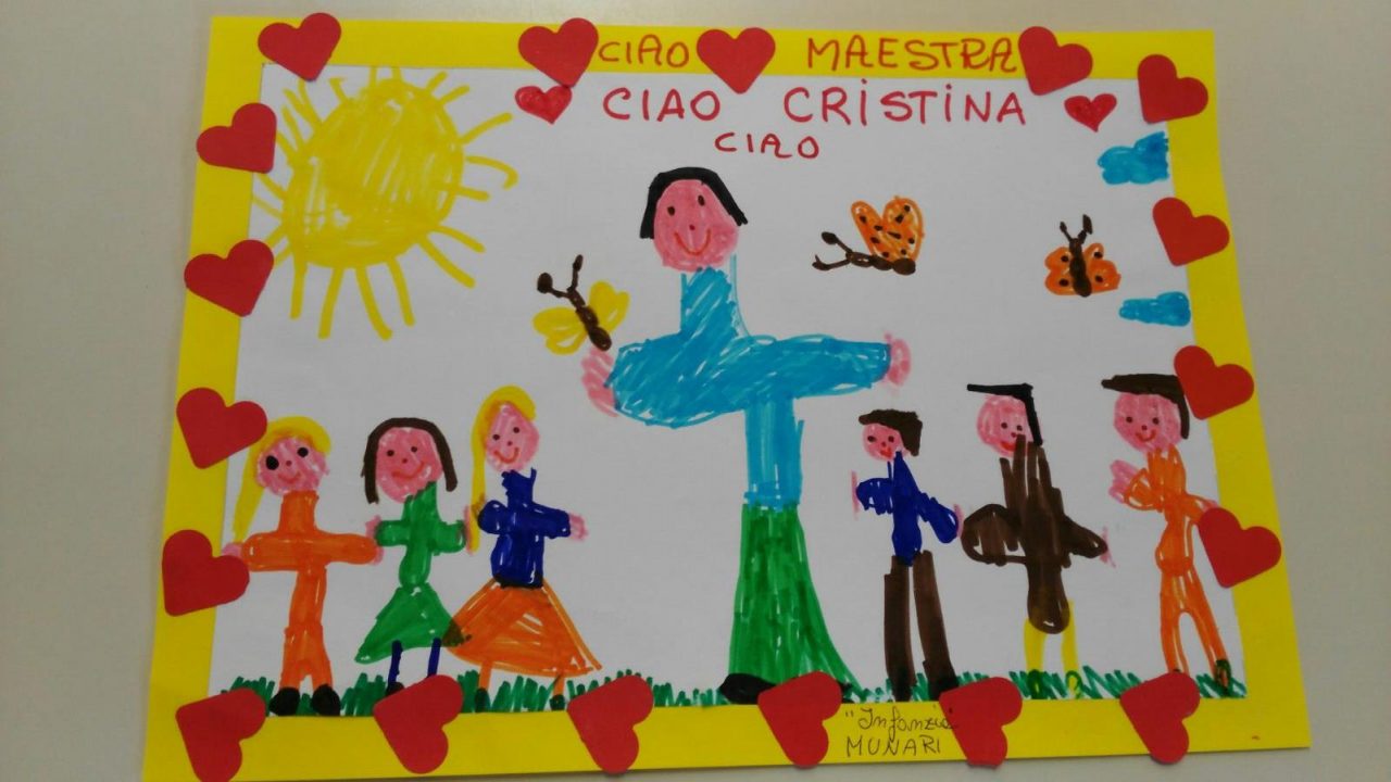 Addio alla maestra, i bambini le dedicano un disegno